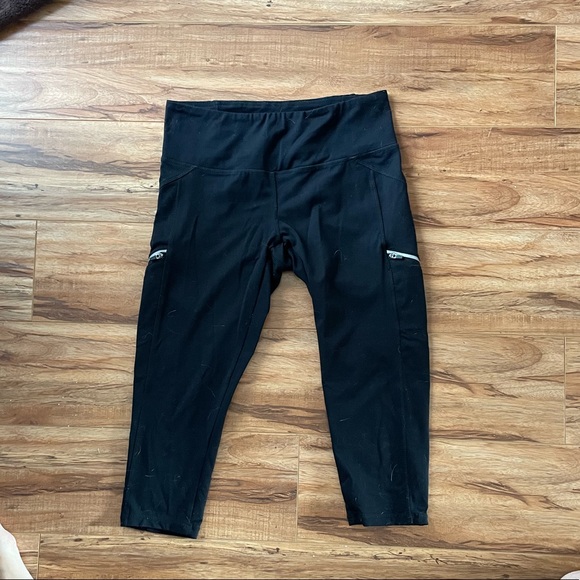 Black Capri Leggings - Picture 5 of 7